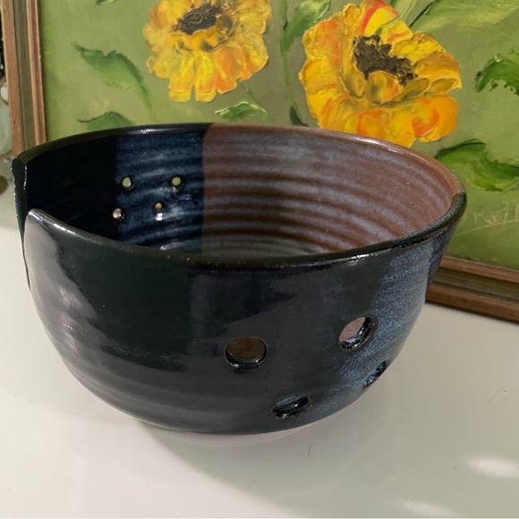 Ceramic Yarn Bowl hand thrown - Picture 6 of 6